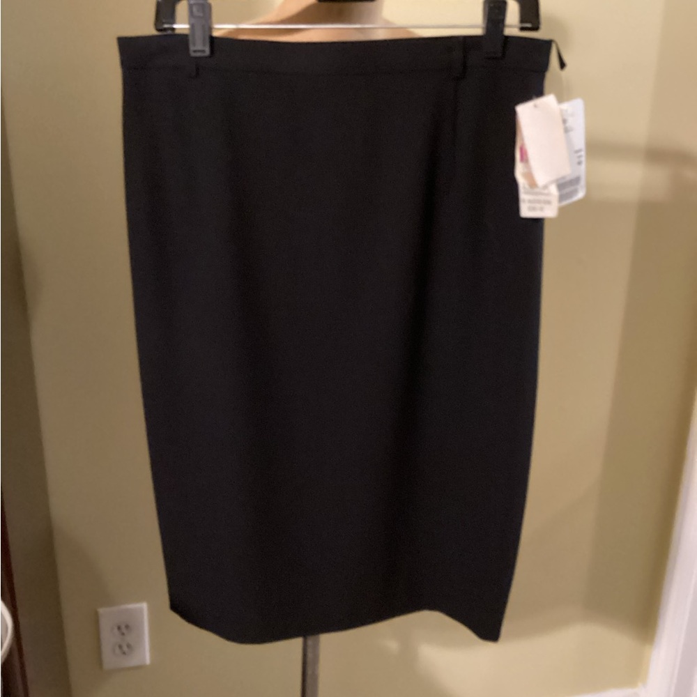 ESCADA beautiful black wool skirt, size 12/42
